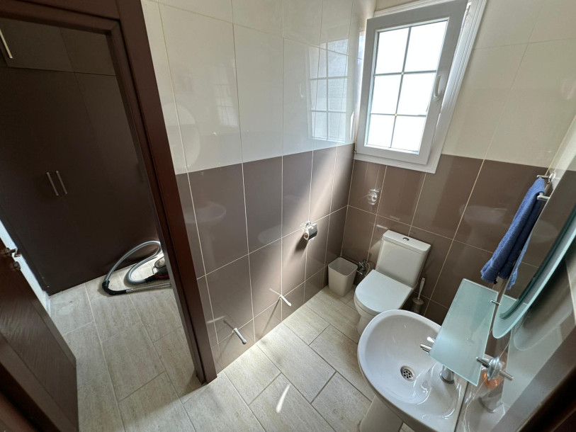 GİRNE/KARAOĞLANOĞLU'NDA KİRALIK 4+1 EŞYALI VİLLA-19