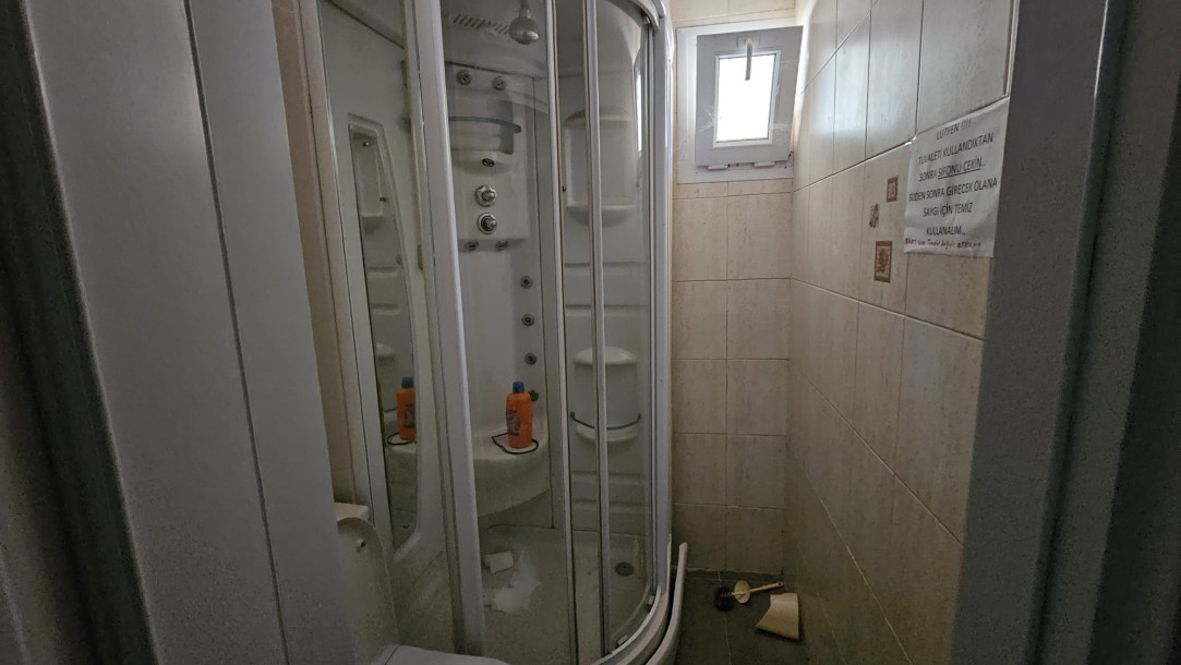 GİRNE/KARMİ GİRİŞİNDE ANAYOL ÜZERİNDE KİRALIK 5+1 VİLLA-16