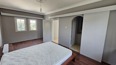 GİRNE/KARMİ GİRİŞİNDE ANAYOL ÜZERİNDE KİRALIK 5+1 VİLLA-13