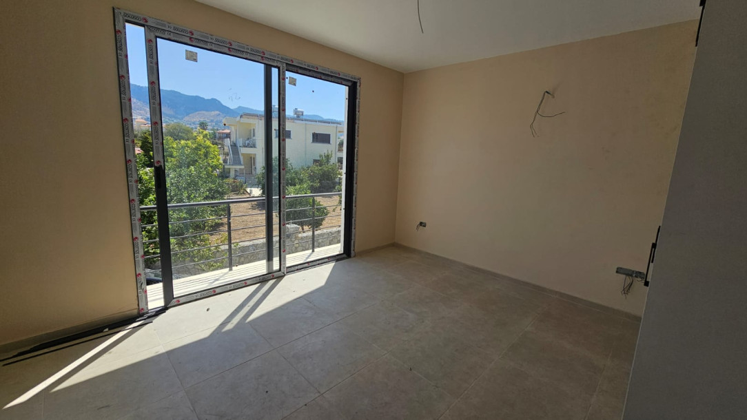 GİRNE KARŞIYAKA'DA SATILIK SIFIR 2+1 VİLLA-9