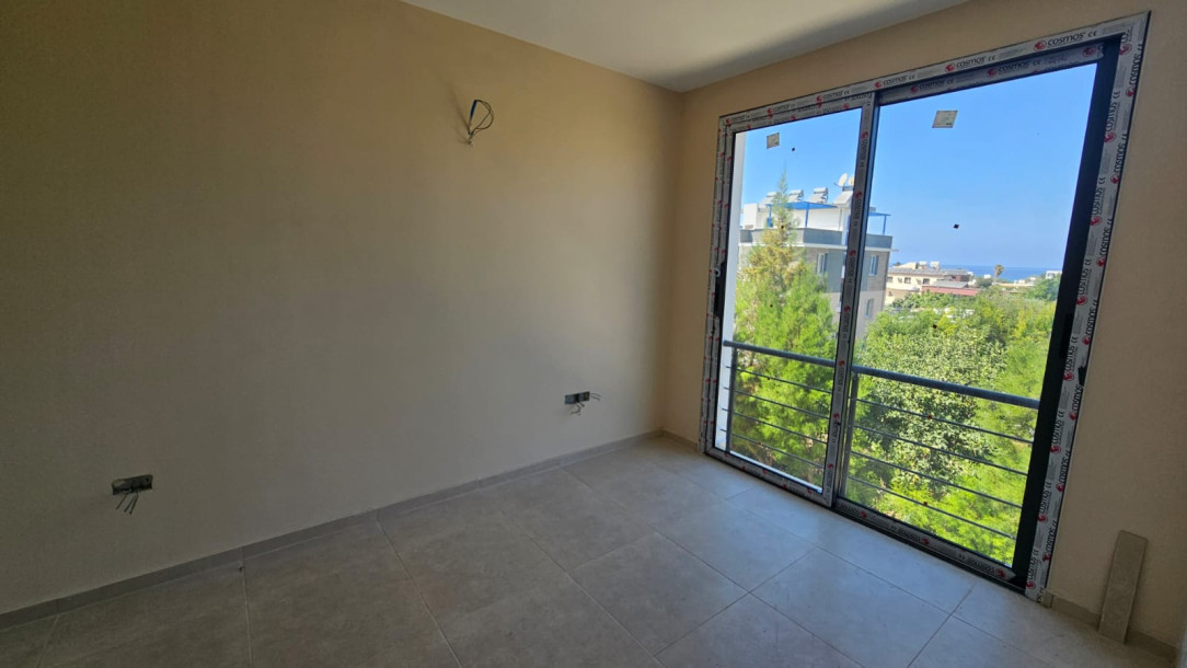 GİRNE KARŞIYAKA'DA SATILIK SIFIR 2+1 VİLLA-8