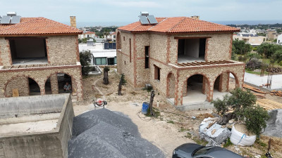 GİRNE/KARŞIYAKA – YAĞ DEĞİRMENİ YAKINI SATILIK 3+1 LÜKS VİLLALAR (PROJE)-4