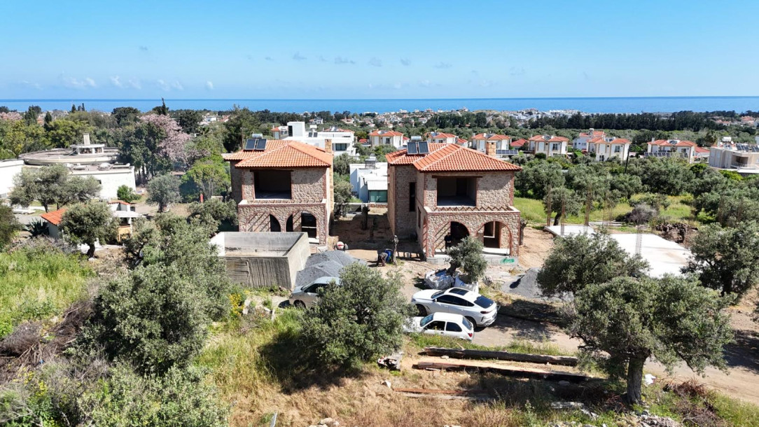 GİRNE/KARŞIYAKA – YAĞ DEĞİRMENİ YAKINI SATILIK 3+1 LÜKS VİLLALAR (PROJE)-5
