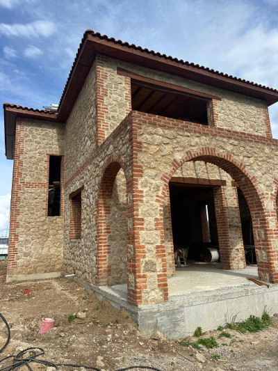 GİRNE/KARŞIYAKA – YAĞ DEĞİRMENİ YAKINI SATILIK 3+1 LÜKS VİLLALAR (PROJE)-6