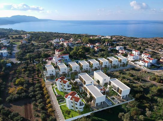GİRNE/KARŞIYAKA’DA SATILIK 3+1 TÜRK KOÇANLI VİLLALAR – DENİZ TARAFI-2