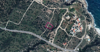 GİRNE/KAYALAR'DA EŞSİZ DENİZ MANZARALI SATILIK TARLA