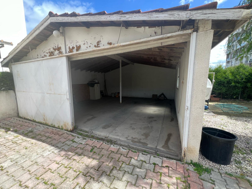 LEFKOŞA KIZILBAŞ BÖLGESİNDE SATILIK 6+2 VİLLA-8