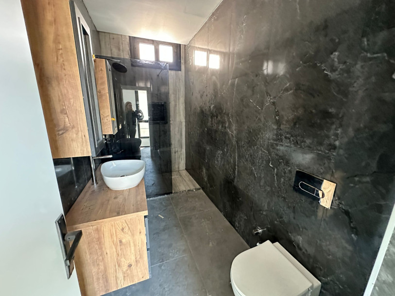 GİRNE / ALSANCAK SATILIK LÜKS 4+1 VİLLA-19