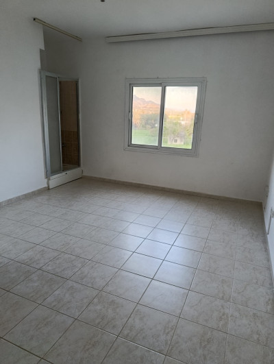 GİRNE / BOĞAZ’DA KİRALIK 3+1 DAİRE