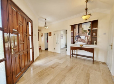 GİRNE / ÇATALKÖY’DE DENİZ MANZARALI KİRALIK 3+1 LÜKS VİLLA