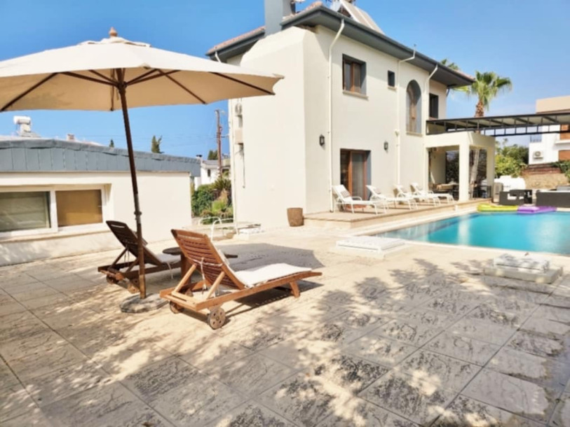 GİRNE / ÇATALKÖY’DE DENİZ MANZARALI KİRALIK 3+1 LÜKS VİLLA-32
