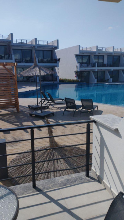 GİRNE/ESENTEPE’DE DENİZ MANZARALI KİRALIK LÜKS STÜDYO DAİRE-12