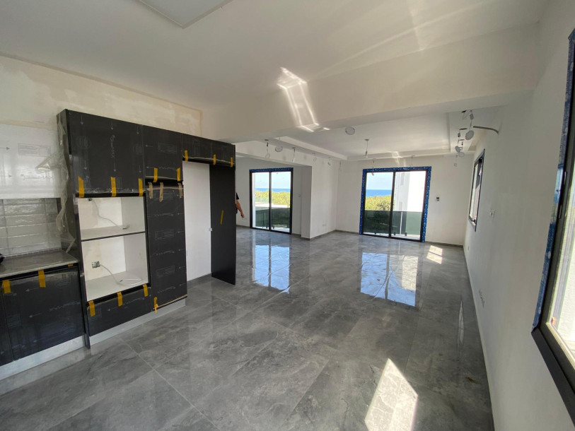 GİRNE MERKEZDE TÜRK KOÇANLI SATILIK 3+1 PENTHOUSE DAİRE-2