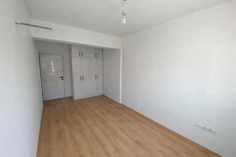 GİRNE MERKEZDE TÜRK KOÇANLI SATILIK 3+1 PENTHOUSE DAİRE-7