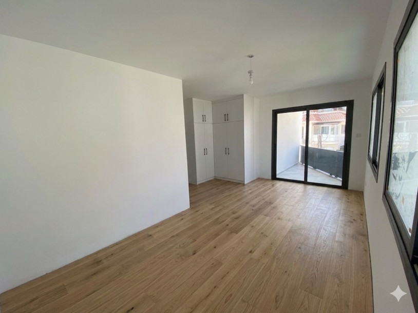 GİRNE MERKEZDE TÜRK KOÇANLI SATILIK 3+1 PENTHOUSE DAİRE-9