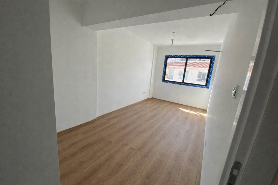 GİRNE MERKEZDE TÜRK KOÇANLI SATILIK 3+1 PENTHOUSE DAİRE-6