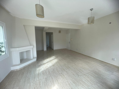 GİRNE/LAPTA'DA 3+1 SATILIK DAİRE