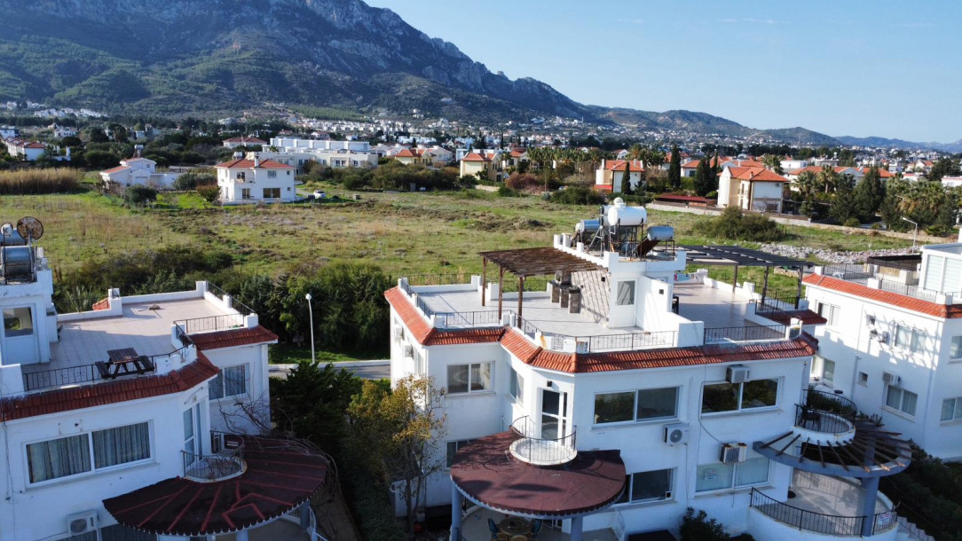 GİRNE/LAPTA'DA SATILIK BAHÇELİ 3+1 DAİRE-26