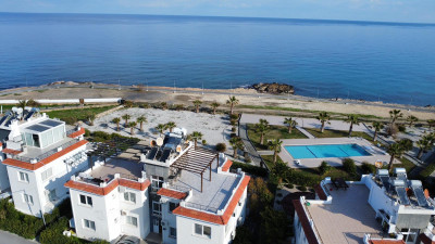 GİRNE/LAPTA'DA SATILIK BAHÇELİ 3+1 DAİRE