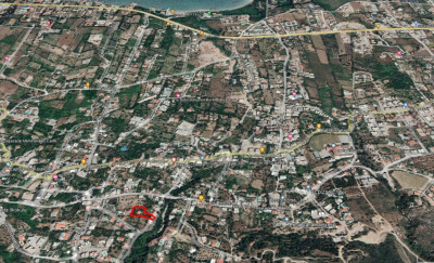 GİRNE/LAPTA'DA İÇERİSİNDE ESKİ TAŞ EV BULUNAN SATILIK ARSA-2