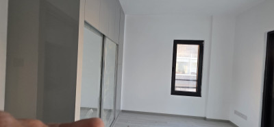 GİRNE LAVAŞ BÖLGESİNDE KİRALIK LÜKS 2+1 DAİRE-16