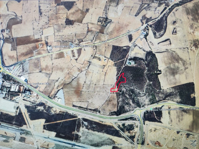 LEFKOŞA/ ERCAN HAVAALANI BÖLGESİNDE SATILIK ARAZİ