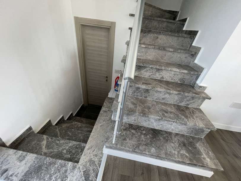 LEFKOŞA/MİNARELİKÖY' DE SATILIK 2+1 BAHÇELİ DUBLEX EV-5