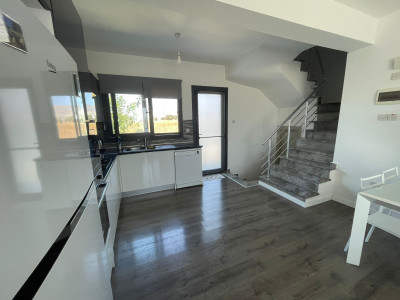 LEFKOŞA/MİNARELİKÖY' DE SATILIK 2+1 BAHÇELİ DUBLEX EV-3