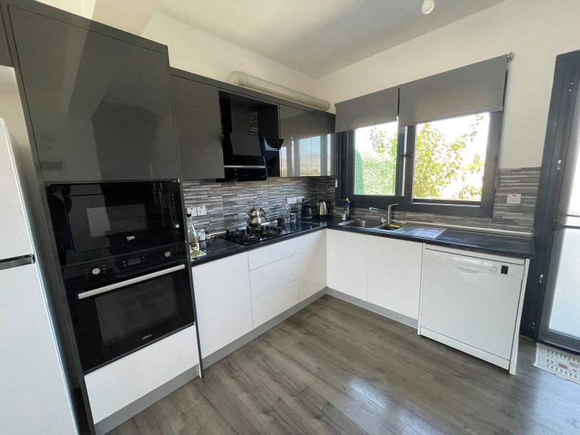 LEFKOŞA/MİNARELİKÖY' DE SATILIK 2+1 BAHÇELİ DUBLEX EV-4