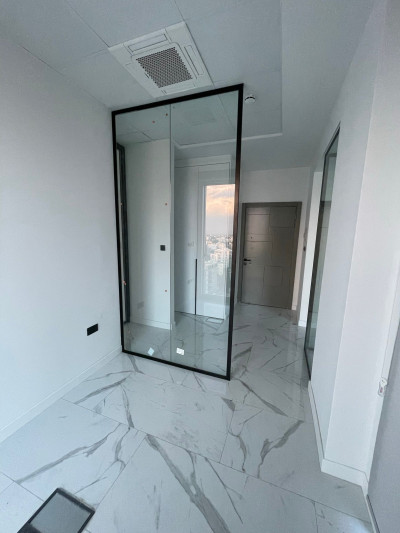 LEFKOŞA/YENİŞEHİR BİG CHEFS RESTAURANT BÖLGESİ KİRALIK TİCARİ İZİNLİ OFİS-9