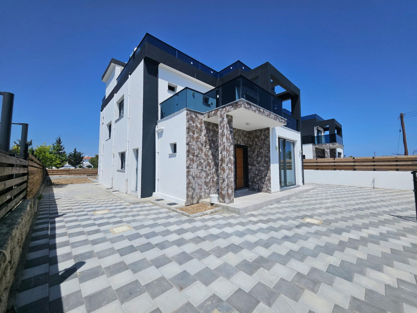 GİRNE OZANKÖY ERDENER MARKET BÖLGESİ SATILIK 4+1 LÜKS VİLLA-2