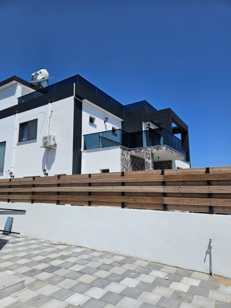 GİRNE OZANKÖY ERDENER MARKET BÖLGESİ SATILIK 4+1 LÜKS VİLLA-25