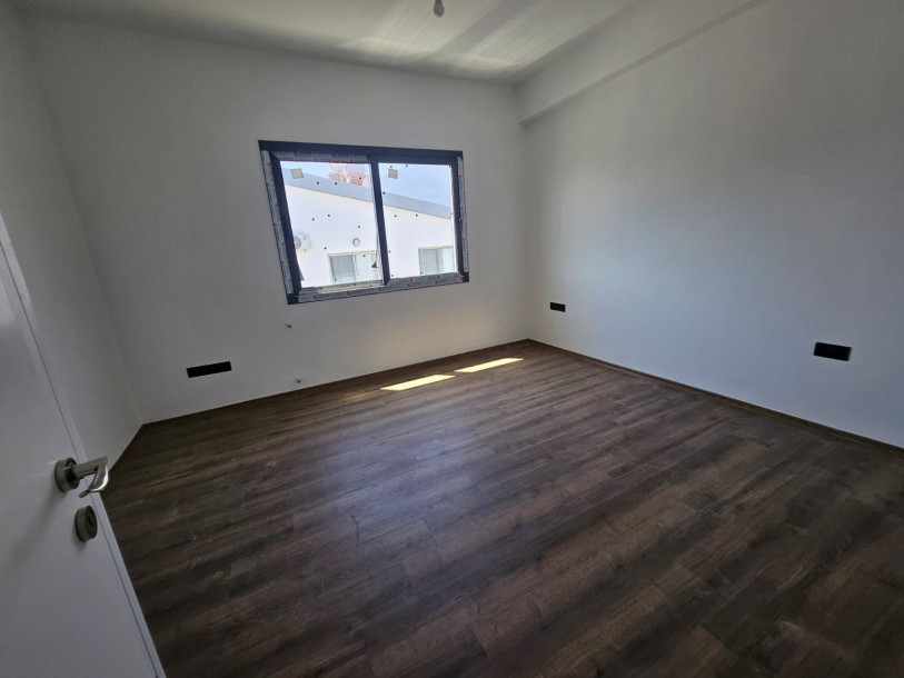 GİRNE OZANKÖY ERDENER MARKET BÖLGESİ SATILIK 4+1 LÜKS VİLLA-9