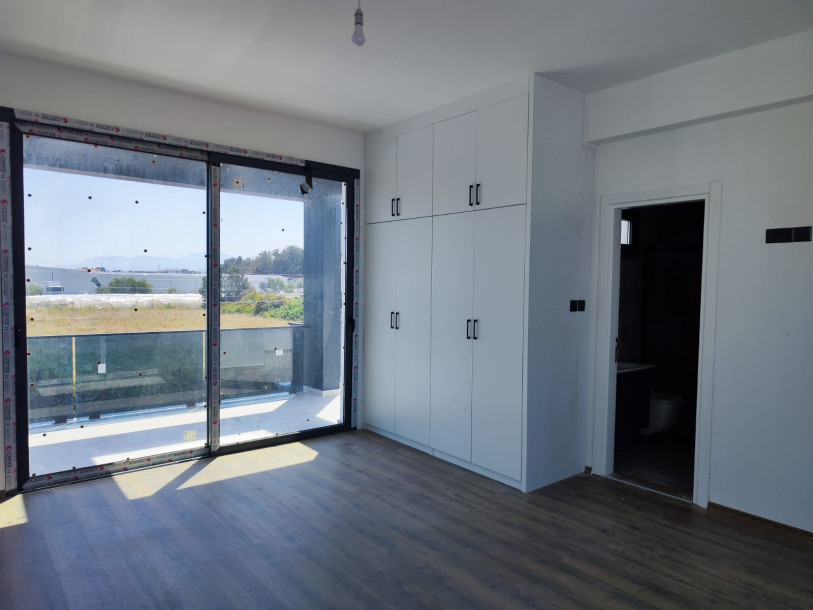 GİRNE OZANKÖY ERDENER MARKET BÖLGESİ SATILIK 4+1 LÜKS VİLLA-11