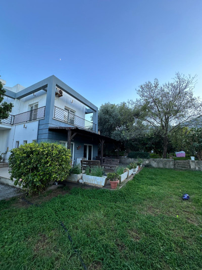 GİRNE/OZANKÖY'DE SATILIK MUHTEŞEM VİLLA