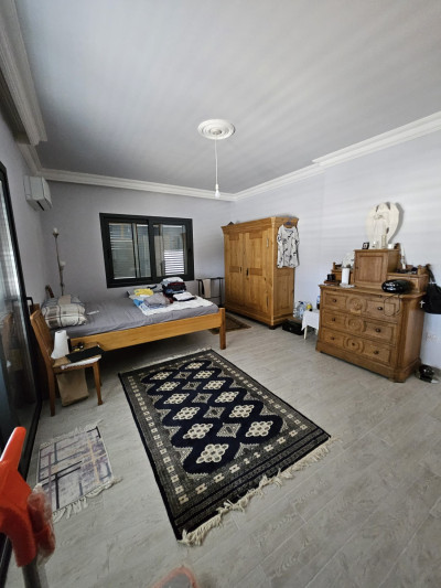 GİRNE/KARAOĞLANOĞLU'NDA SATILIK 4+1 VİLLA-18