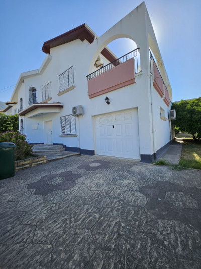 GİRNE/KARAOĞLANOĞLU'NDA SATILIK 4+1 VİLLA-3